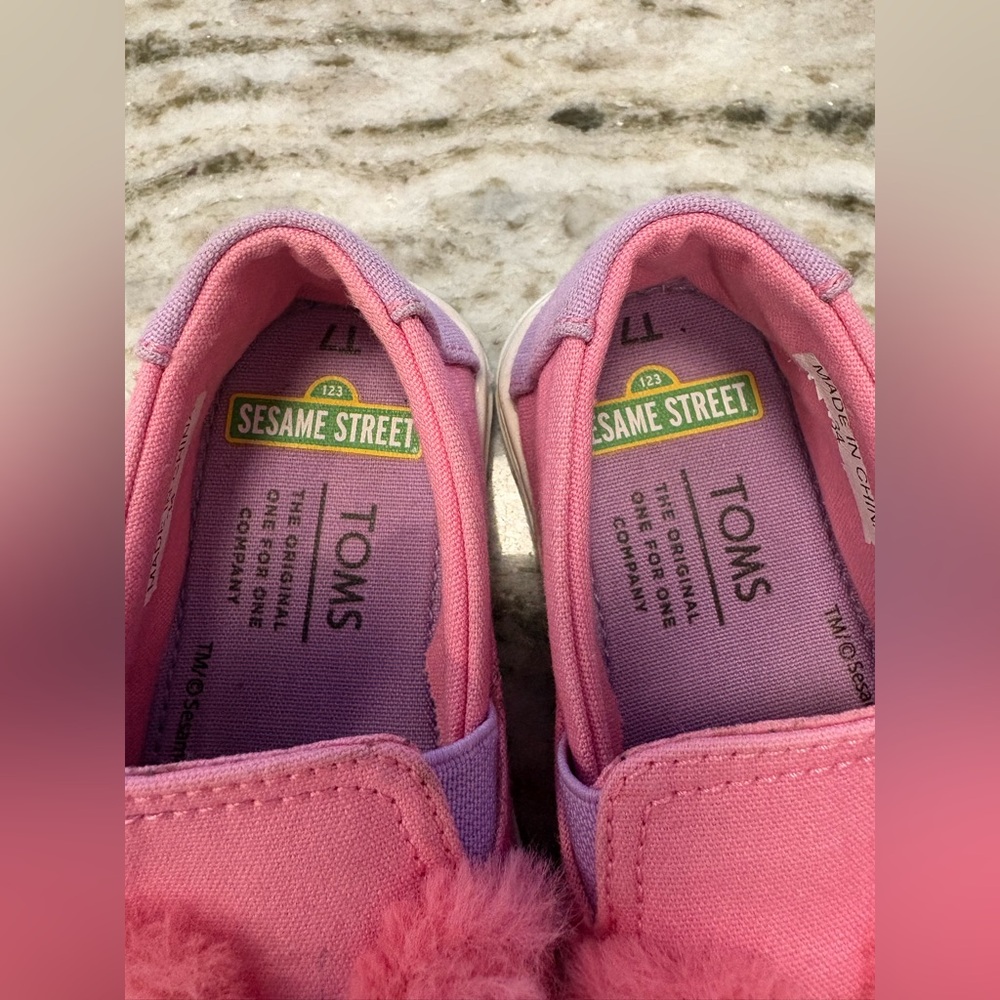 TOMS Abby Cadabby Sesame Street Luca Slip-Ons Size 7 - Picture 5 of 7
